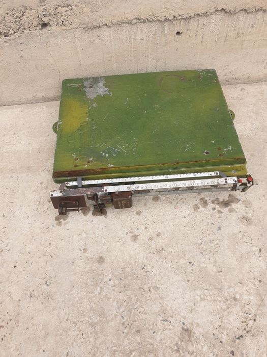 Продается весы напольные