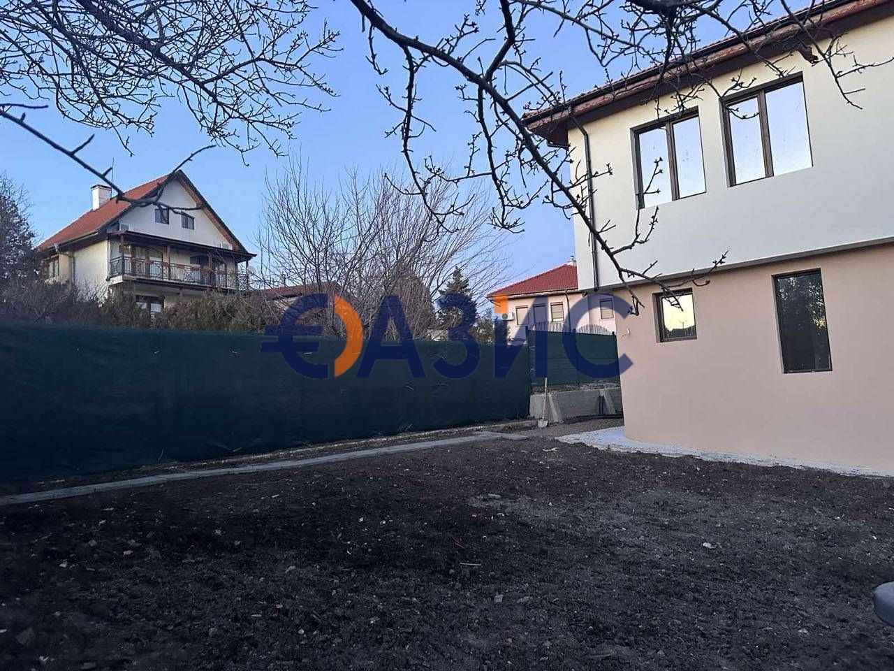 Продава се Къща в с. Лъка, Област Бургас - 220 кв.м за 1213 €/кв.м - Снимка #4