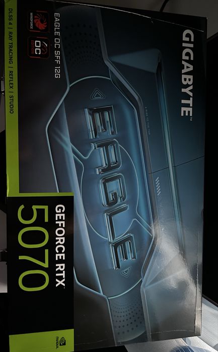 Vand placa video RTX 5070