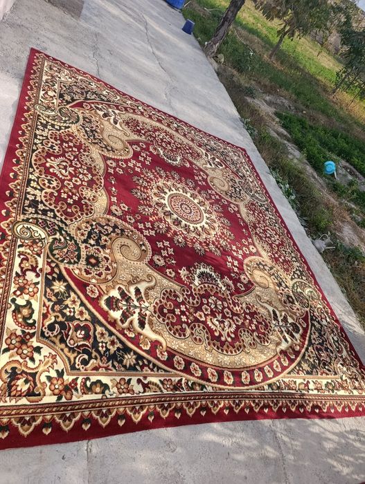 Dubayski gilamlar sotiladi ikkta bor 1.3.470 2/.3.x3.70m ishlatilmagan