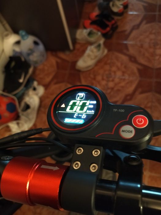 De vânzare trotineta electrică