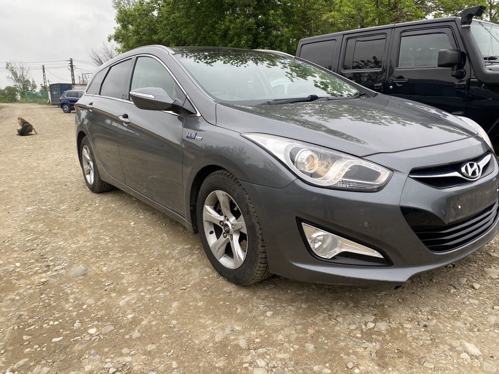 Haion cu lunetă Hyundai i40 2014