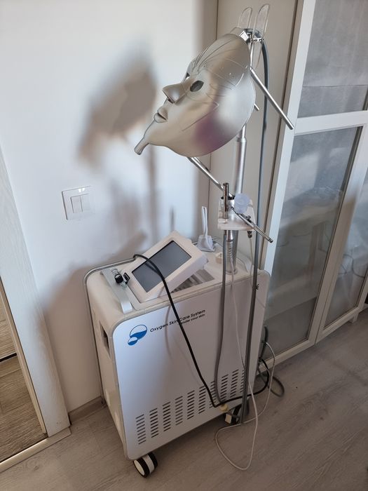 Combină Cosmetică 3 în 1 (Microdermabraziune, Radiofrecvență)