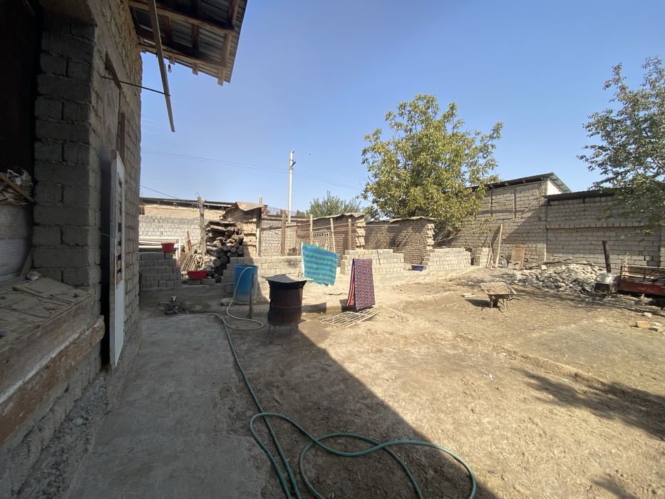 Nazarbek to’qimachi uy sotiladi