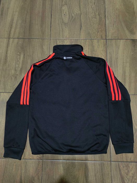 Дамски горнища Adidas