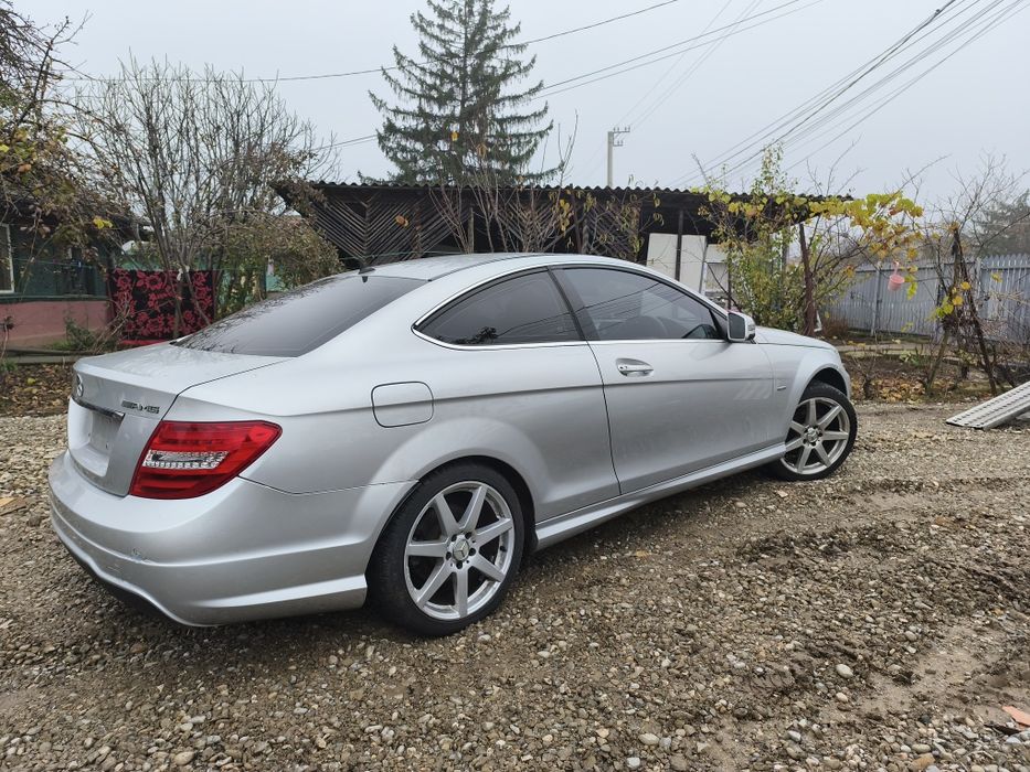 Dezmembrez Mercedes C Coupe AMG  W204 și 4 uși