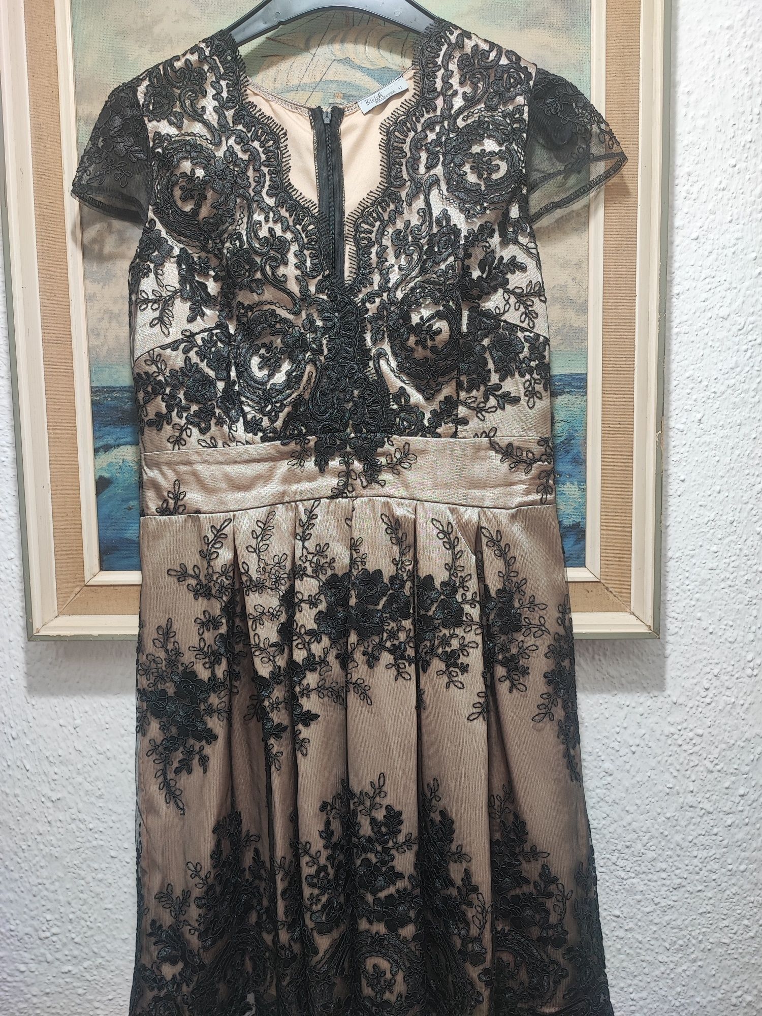 Rochie din dantelă, mărimea 42