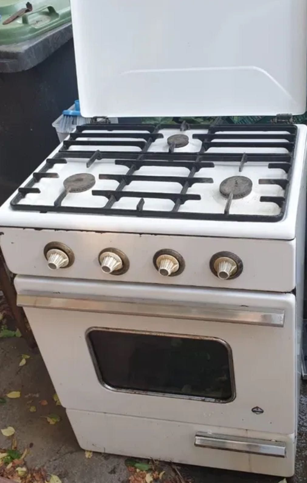 Set electrocasnice aragaz și frigider