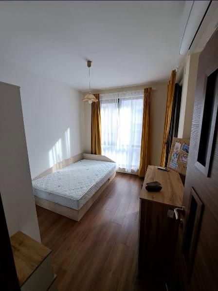 Тристаен апартамент под наем в ж.к. Кръстова вада, 2200669
