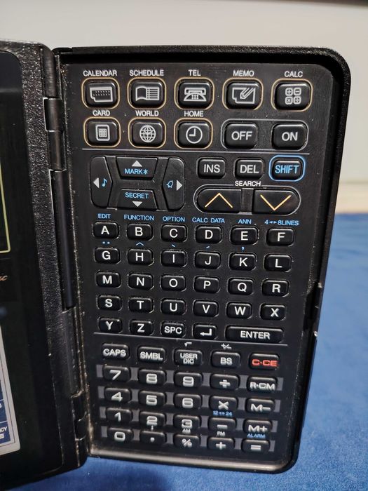 SHARP Electronic Organizer IQ7100M calculator agenda de colecție