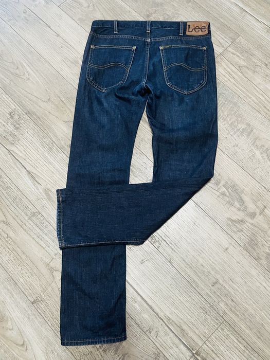 Продавам мъжки дънки “ Lee “