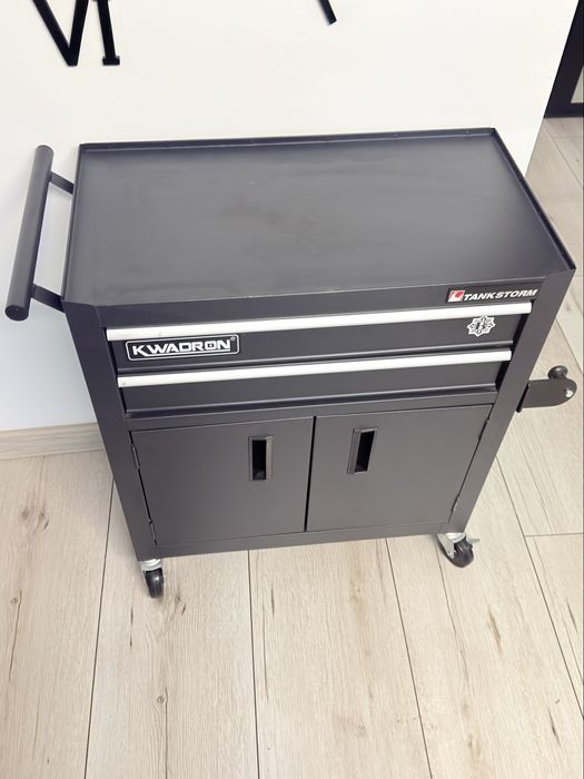 Statie tatuat mobila