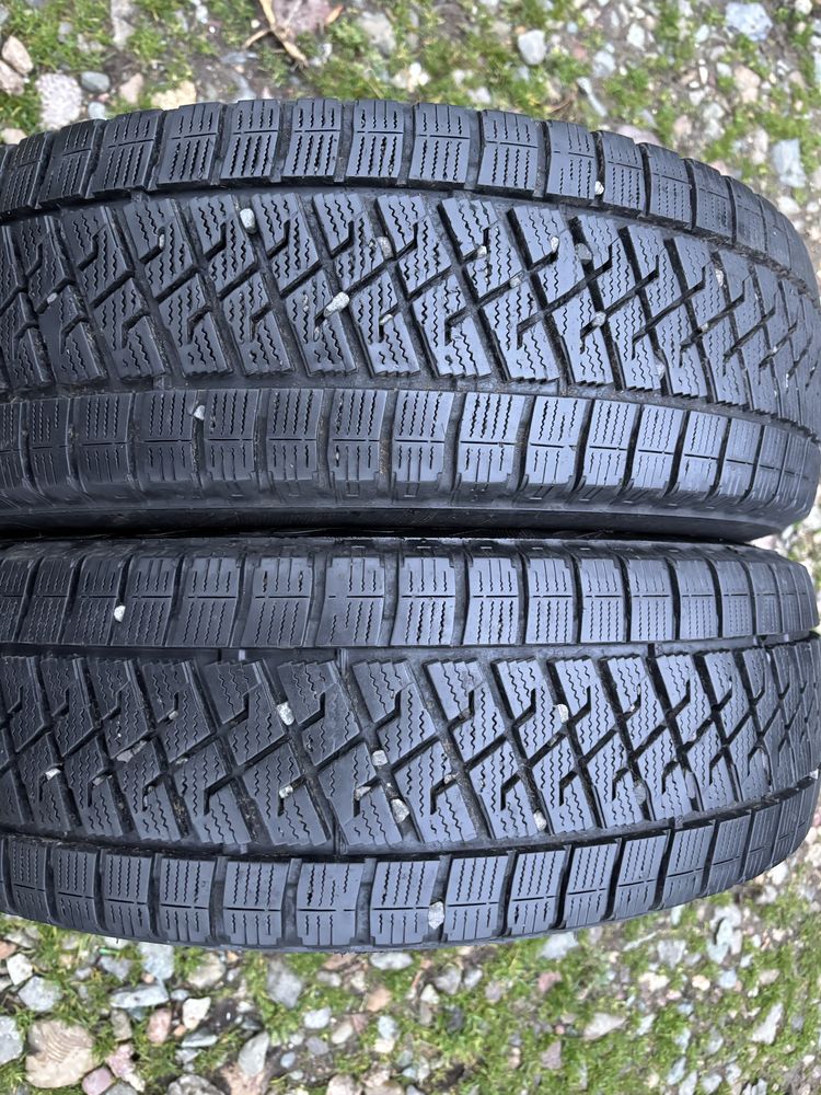 205/65 R16C 2бр зимни гуми 2022 година
