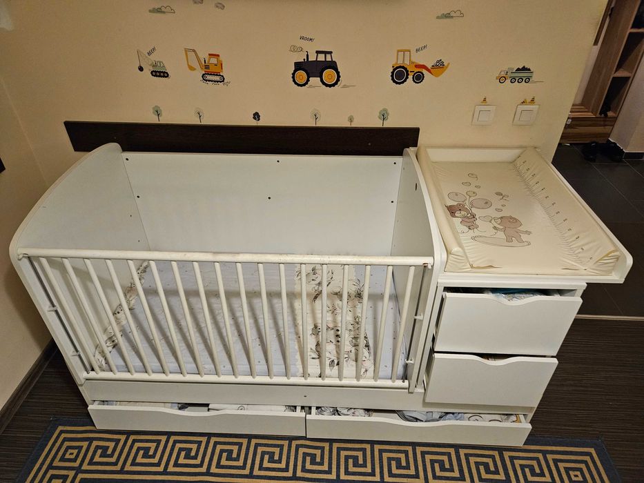 Patut bebelusi complet cu comoda si masa de infasat – stare buna