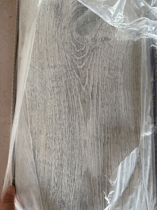 Продам 2 пачки ламината