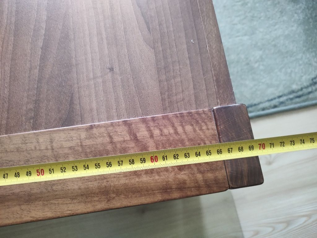 Продавам холна маса за кафе с размери 120 х 70 см., височина 37 см.