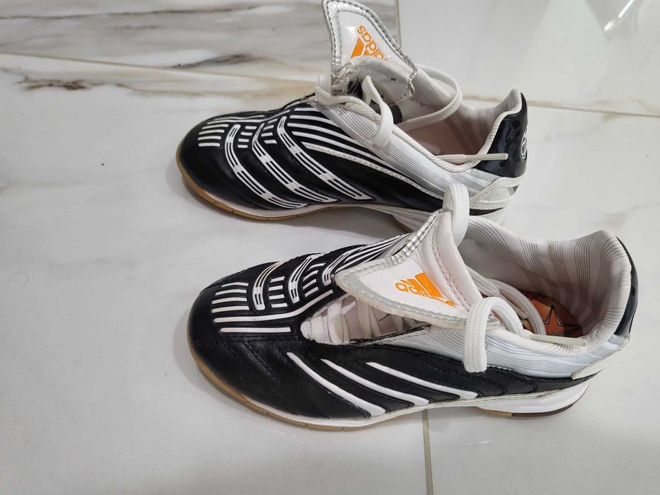 Маратонки  Adidas за футбол
