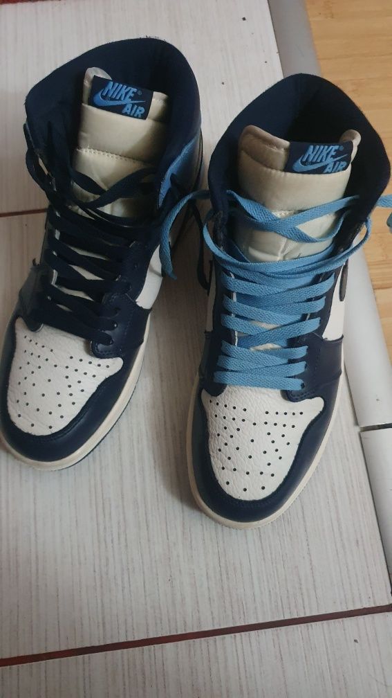 Nike Air Jordan 1 Retro High Obsidian