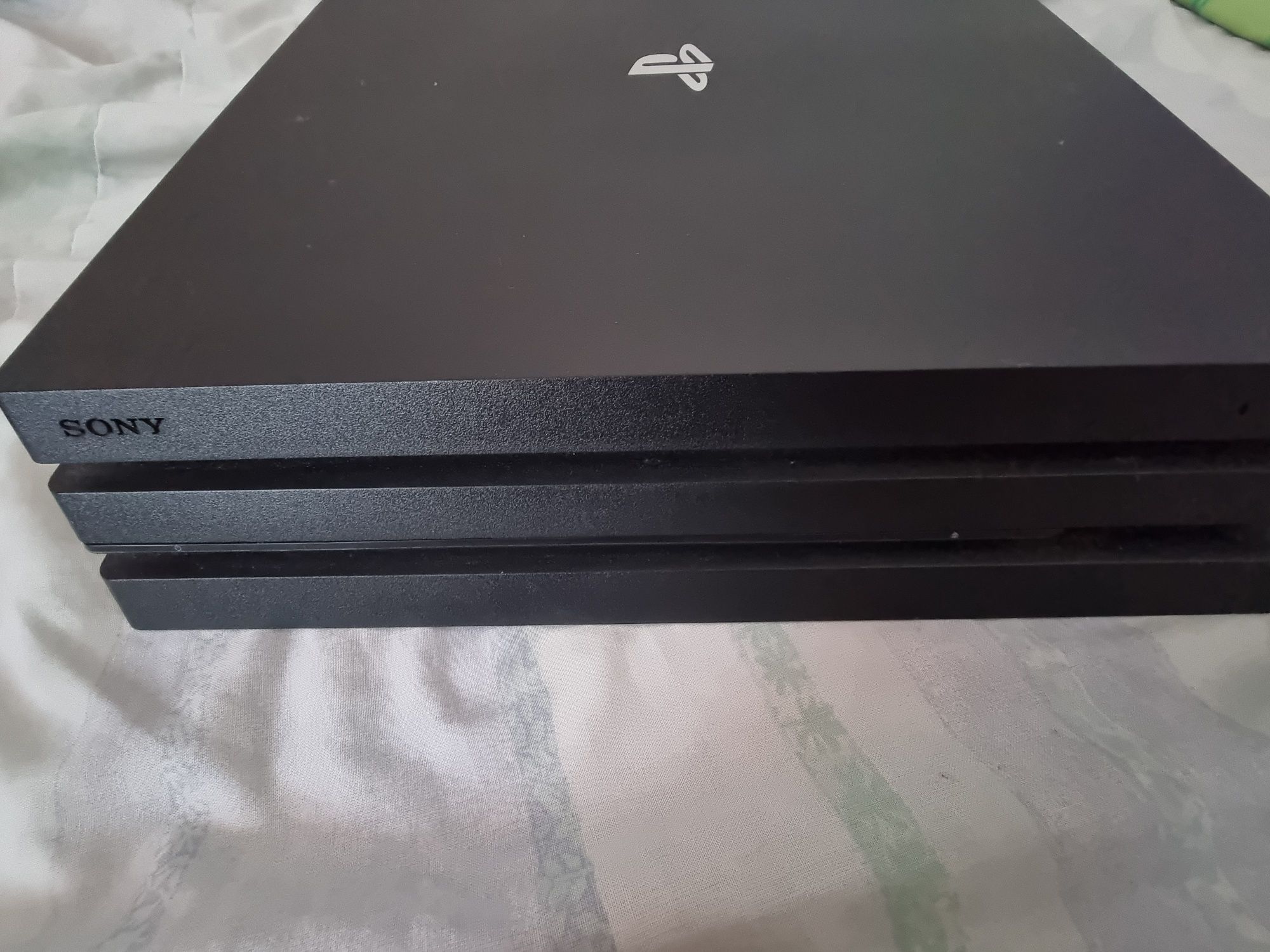 Ps4 Pro cu versiune modabila