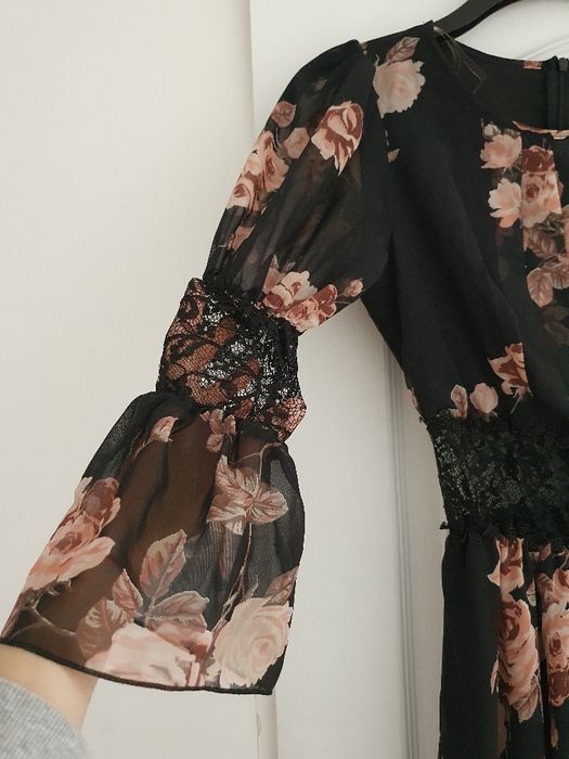 Doua rochii, marimea 38, in conditie foarte buna