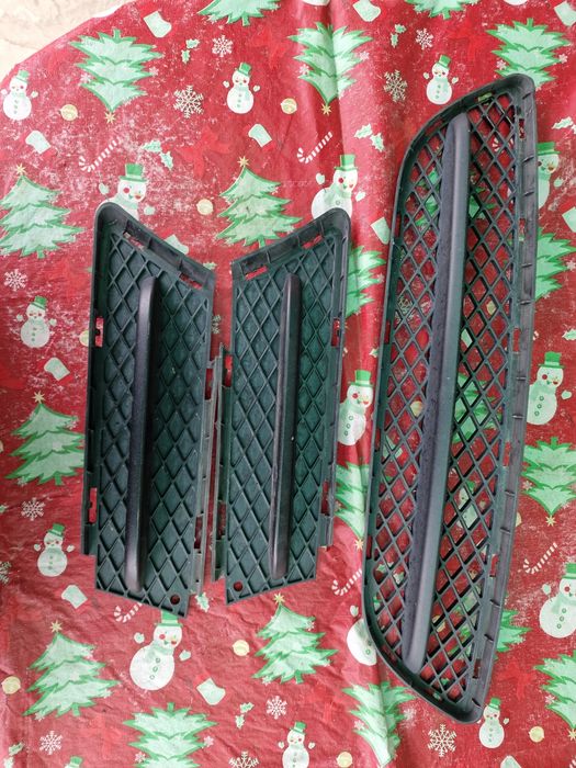 Vand Grile bara fata si proiectoare BMW E90 Non LCI/PRE-LCI