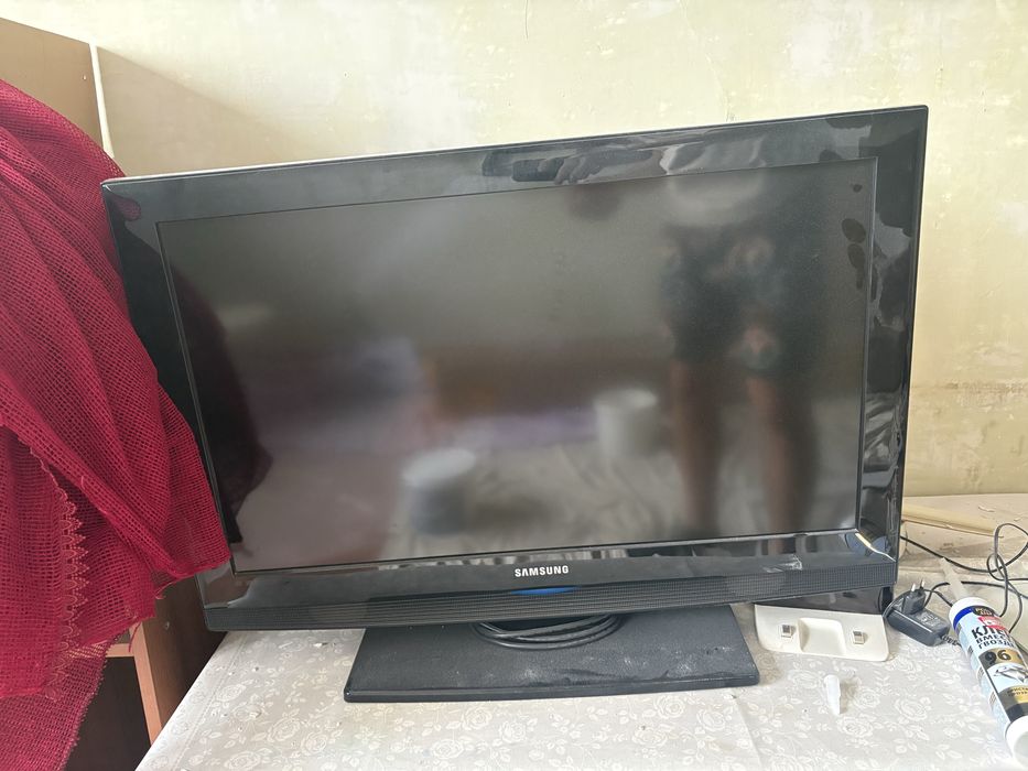 Продам 2 телевизора samsung