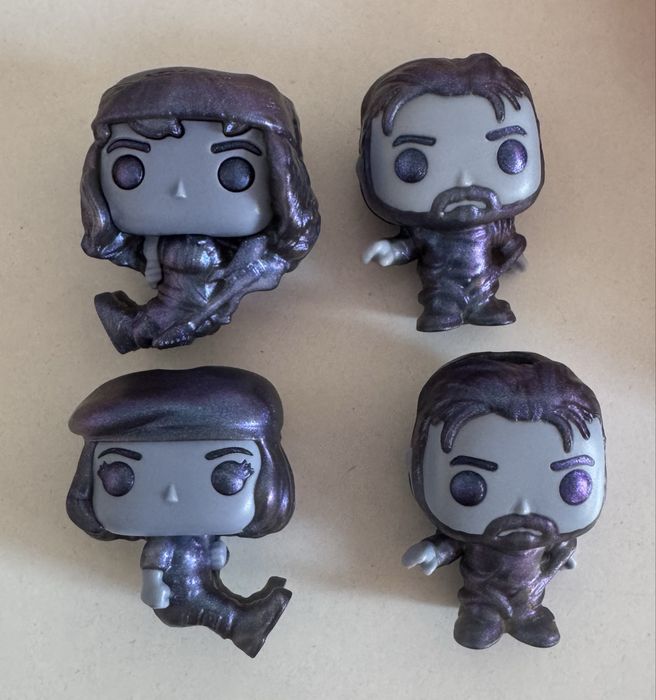 продаю фигурки kinder joy stranger things