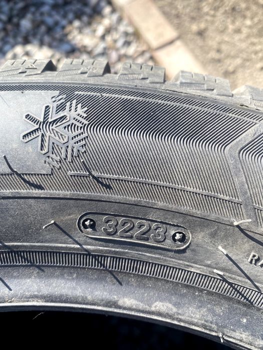 Зимние шины 215/55 R17 TRIANGLE