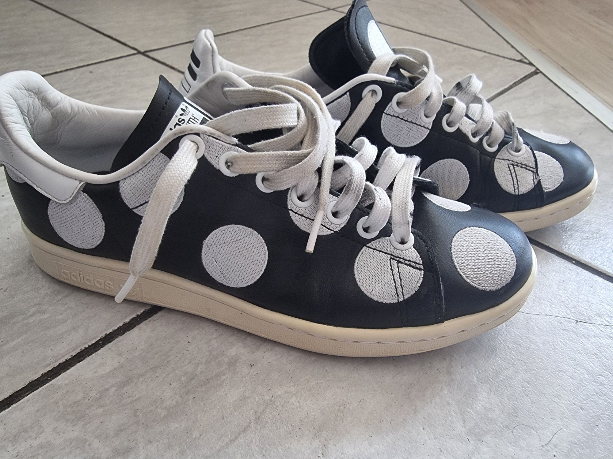 Pharrell x Adidas Stan Smith big dot номер 40