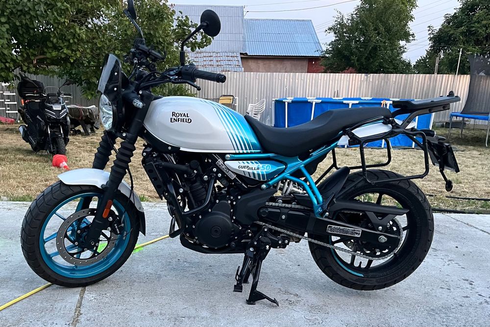 Motocicleta A2/A Royal Enfield Guerrilla 450 cc