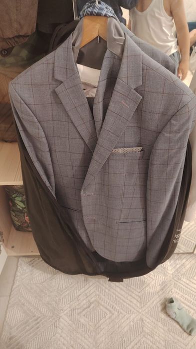 Продаются костюм 46 размер