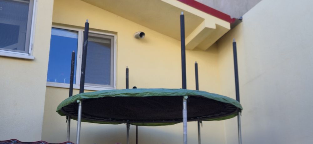 Vând trambulină diametru 2,40