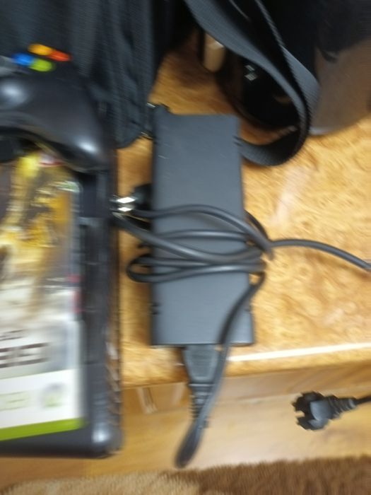 De vânzare Xbox 360 slim