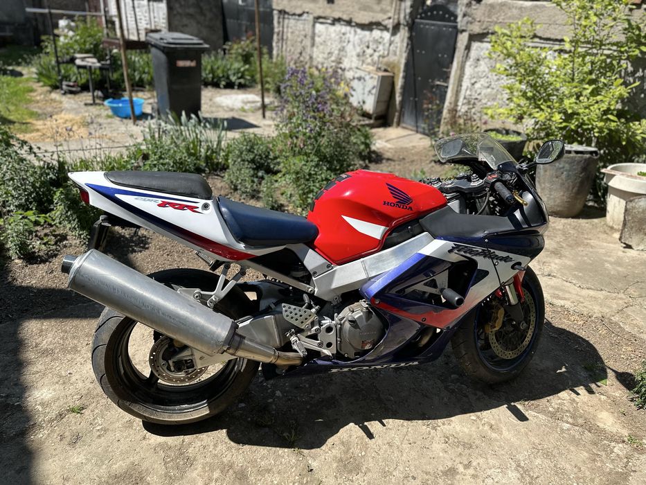 De vânzare: Honda CBR900RR – 51.000 km