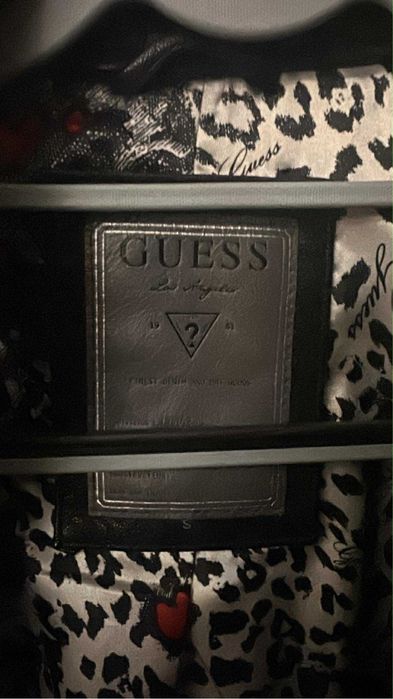 Яке от естествена кожа Guess