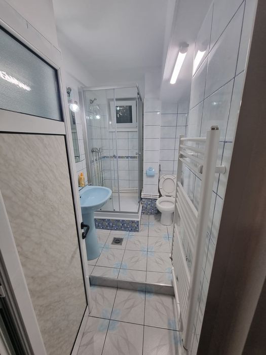Închiriez garsoniera ultracentral