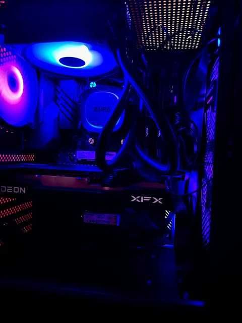 НОВ/гаранция Геймърски компютър – Ryzen 7 5700/RX 6600/16GB/NVMe 1TB