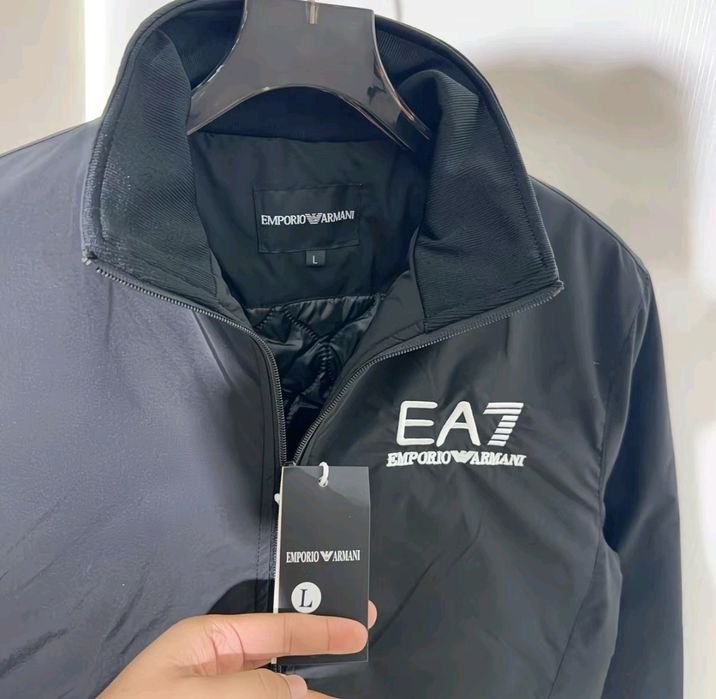 Еа7 куртка новый