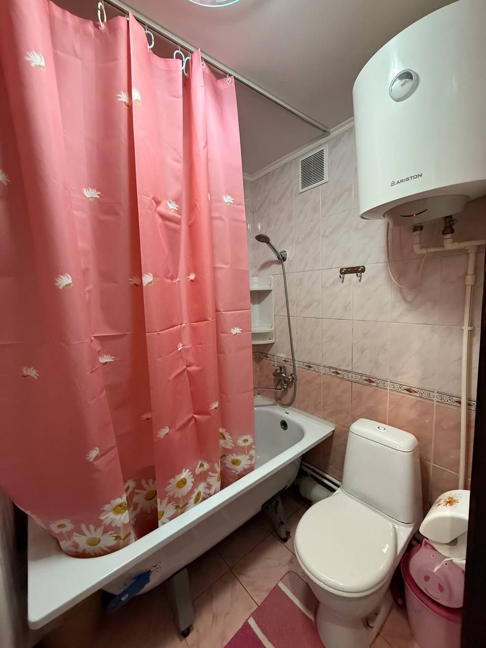 Продаётся 2х комнатная в блочном доме по ул. Байконурова 3 на 2 этаже