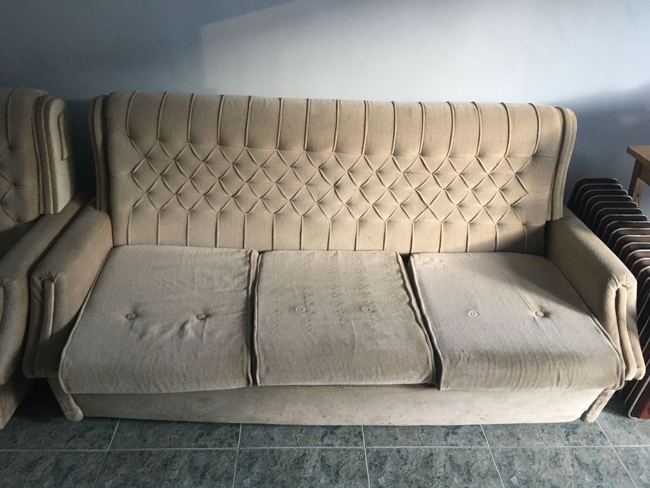 Диван, фотьойл и табуретка