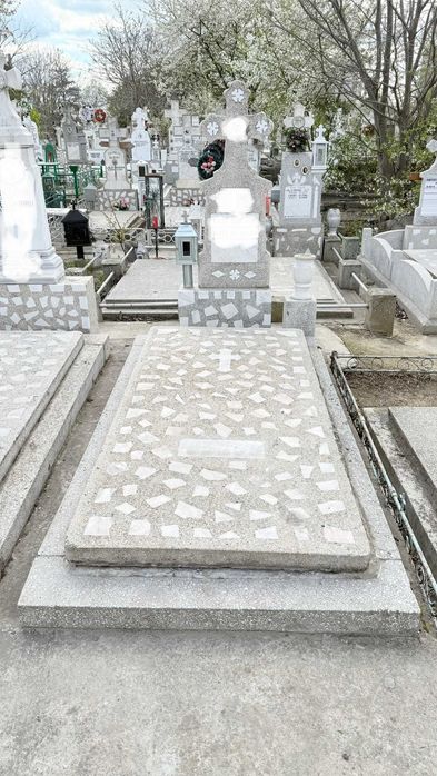 Vând (cedez concesiune) loc de veci în cimitirul Central din Constanța