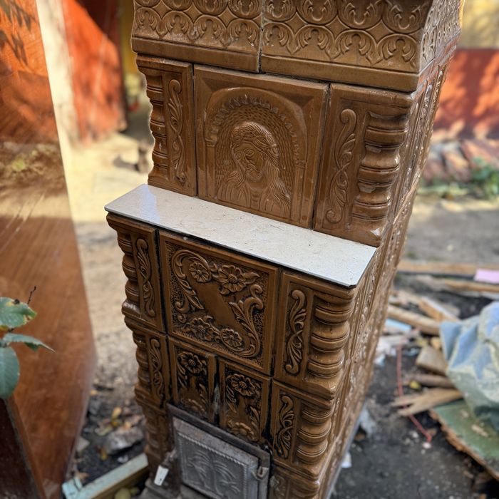 Soba pe cadru metal cu suporti