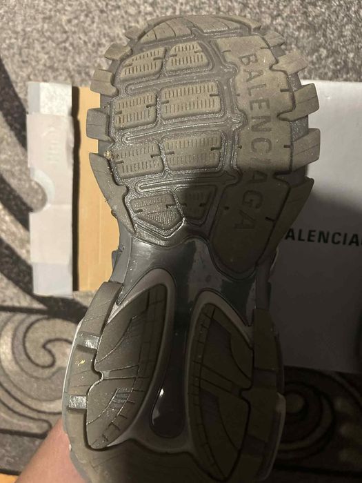 Продавам balenciaga track 2 grey