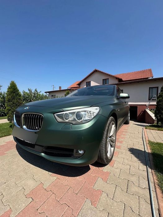 BMW Seria 5 BMW 535d GT xDrive | Culoare Pine Green, Volan M, CarPlay