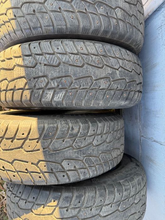 Резина зима 205/65  R15 win-turi