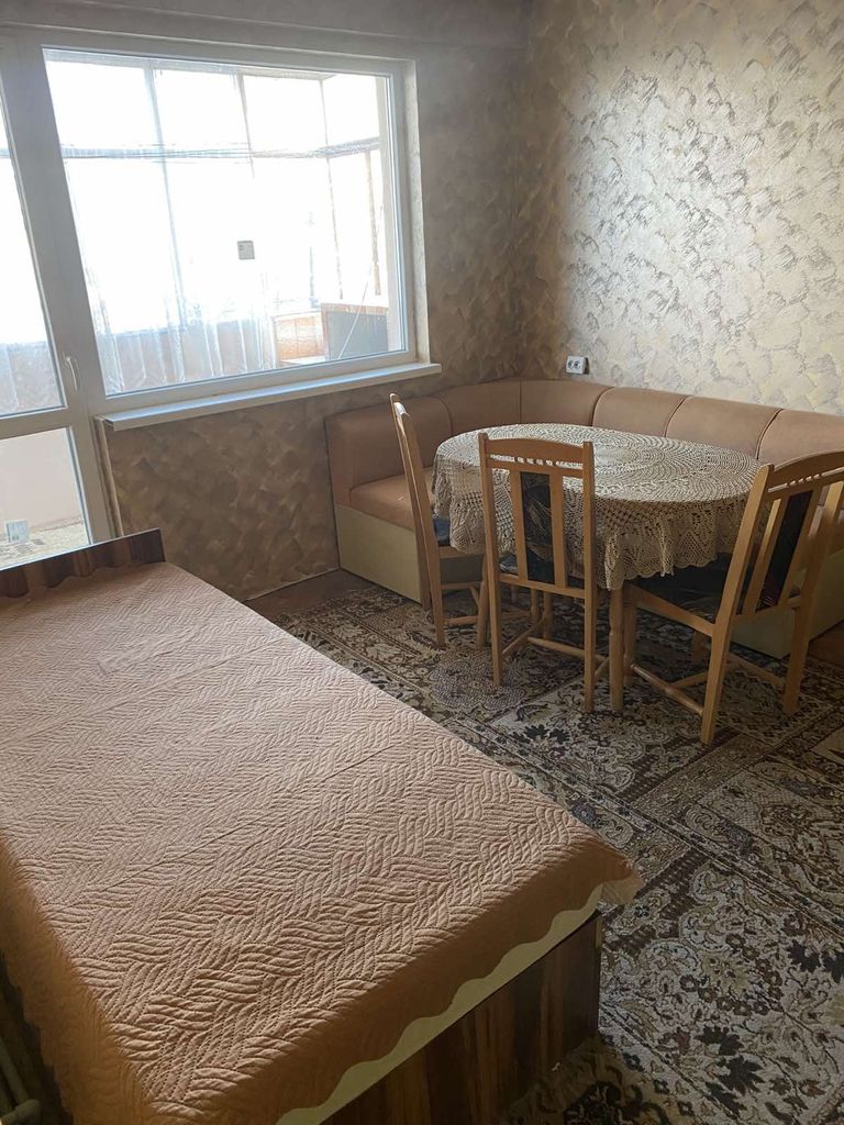 Дава се под наем Двустаен апартамент в Ловеч, Младост - 62 кв.м за 204 € - Снимка #1