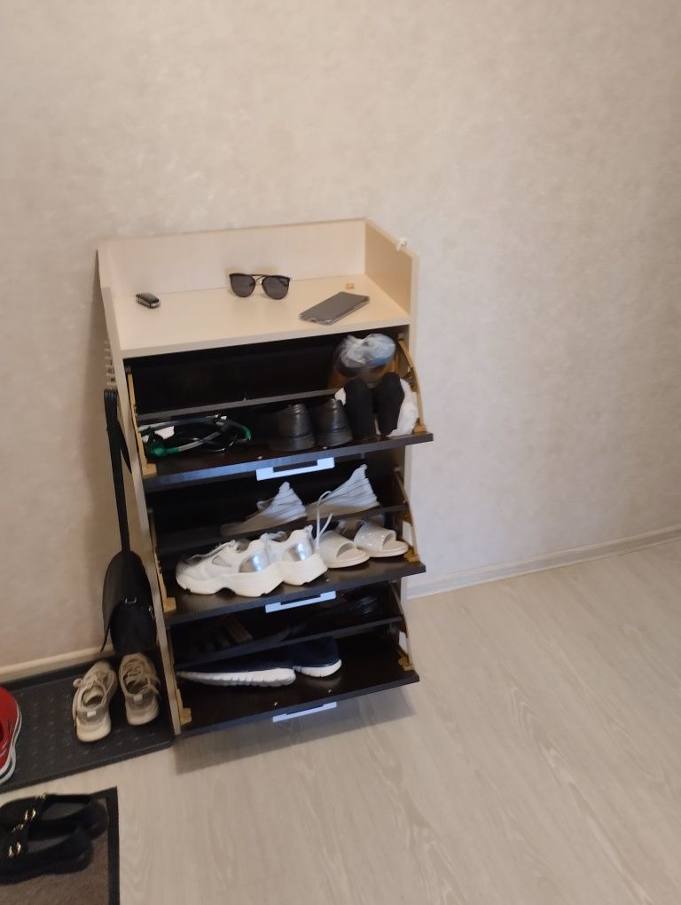 Продам прихожую и обувницу