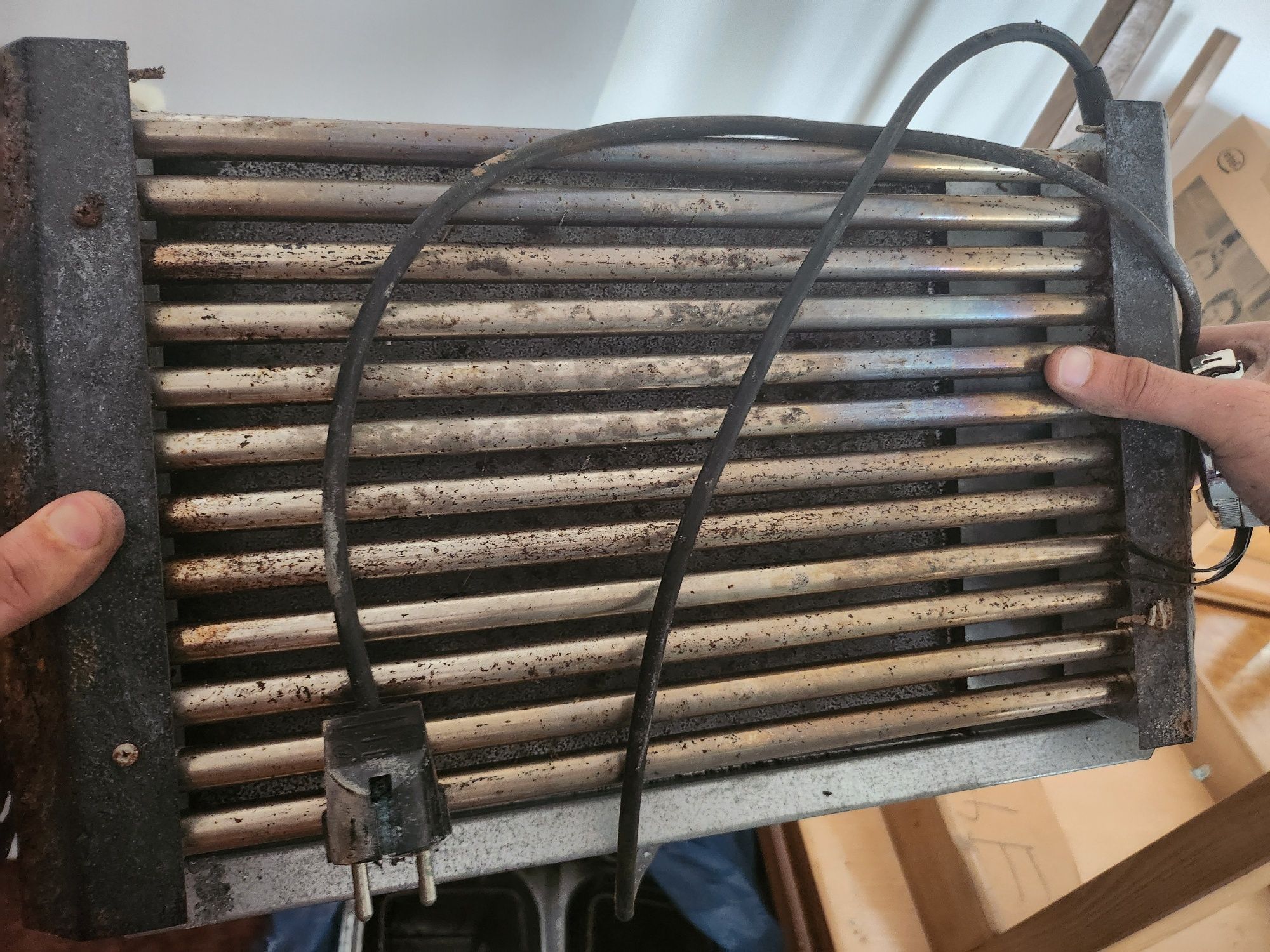 Продавам електрическа скара Скития, 1600 W