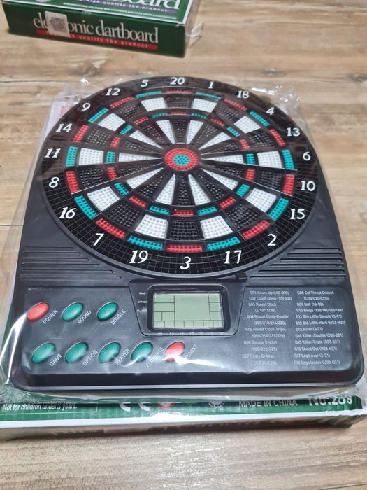 Set darts electronic, 3 sageti cu varfuri moi, afisaj scor, Negociabil