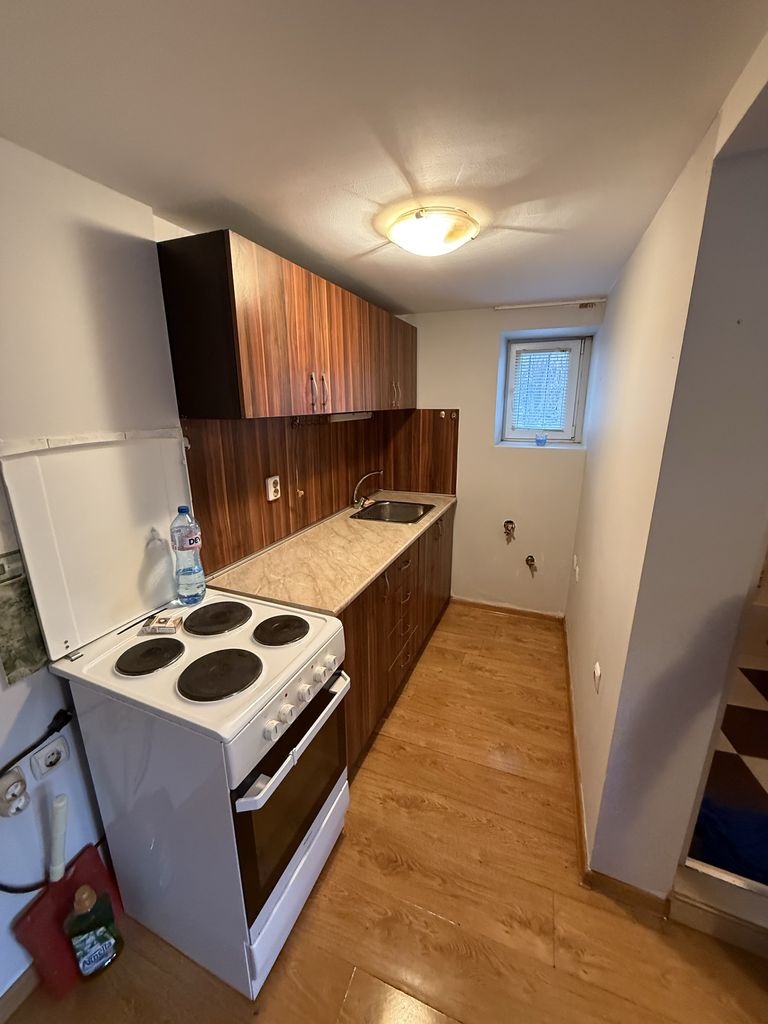 Продава се Едностаен апартамент в Казанлък - 30 кв.м за 1105 €/кв.м - Снимка #1